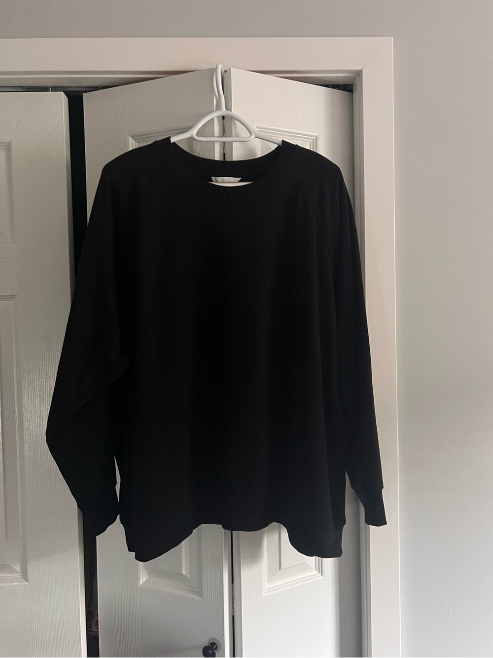 H&M Black Crewneck Sweatshirt